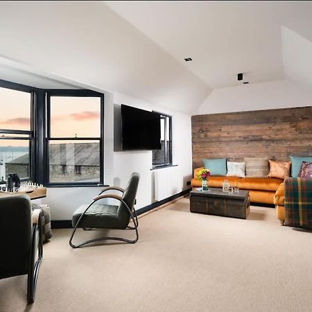 Stunning Waterfront Apartment With Spectacular Views & Parking At 'Captains Loft' Falmouth Zewnętrze zdjęcie