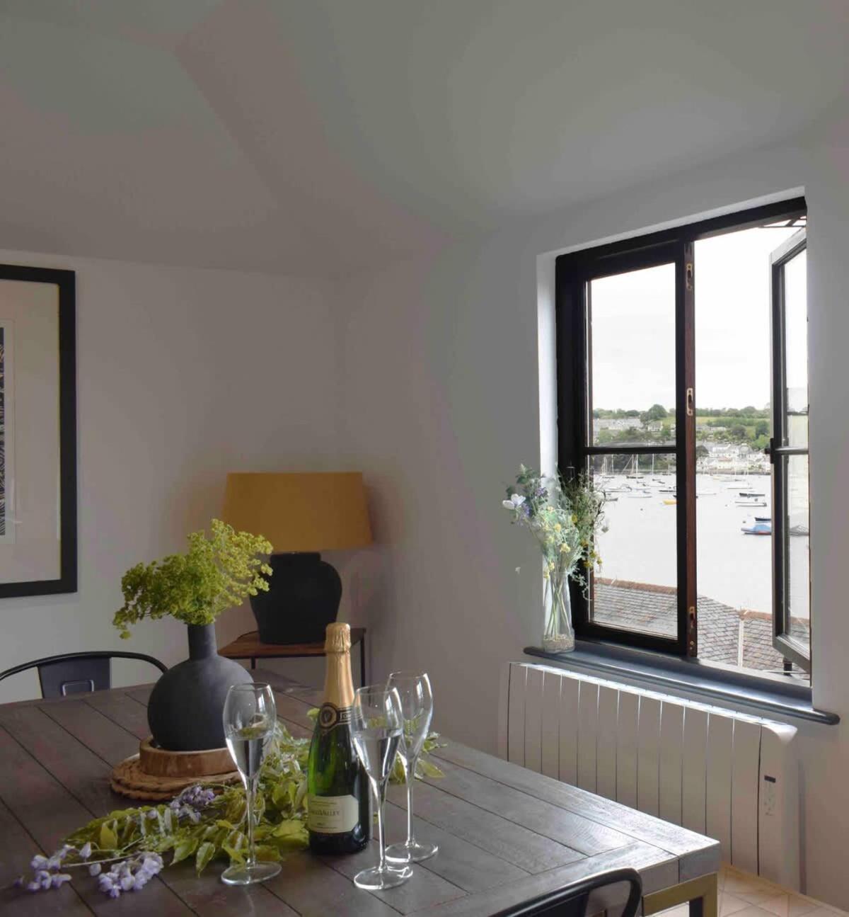 Stunning Waterfront Apartment With Spectacular Views & Parking At 'Captains Loft' Falmouth Zewnętrze zdjęcie