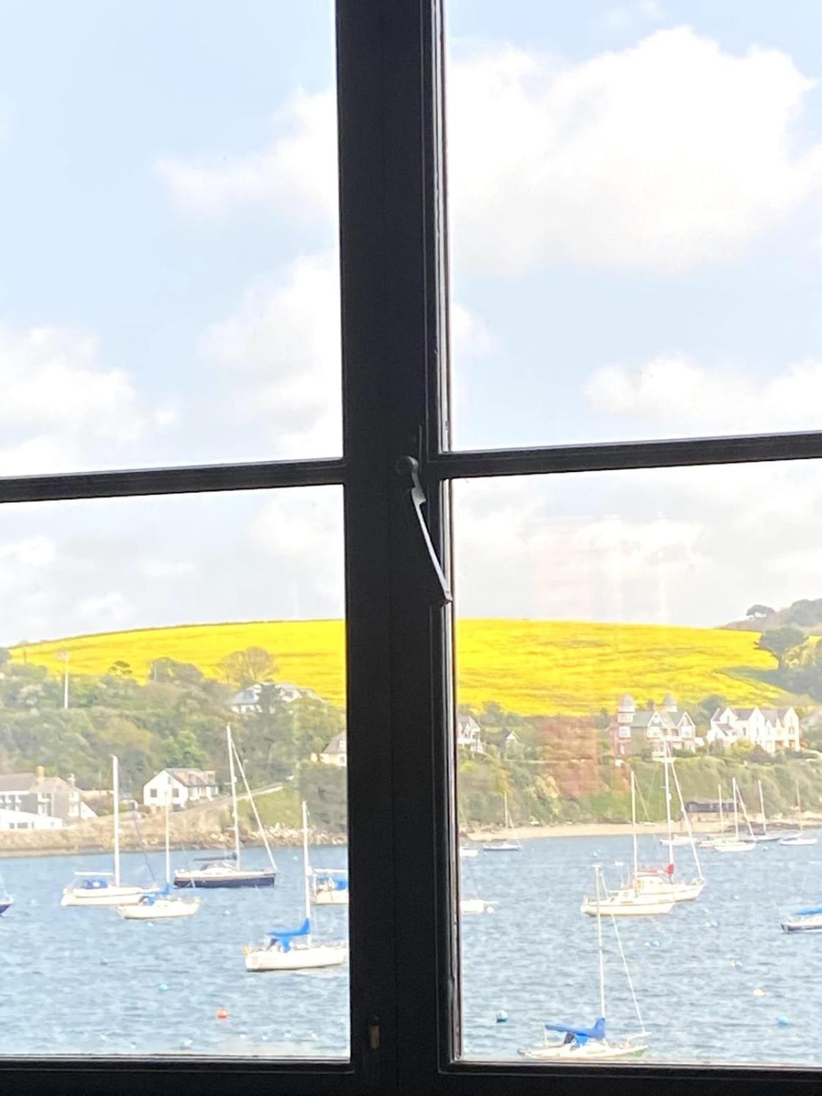 Stunning Waterfront Apartment With Spectacular Views & Parking At 'Captains Loft' Falmouth Zewnętrze zdjęcie